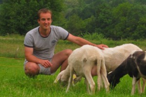 Erik Sivec, dr. vet. med
tel.: 041/390 924